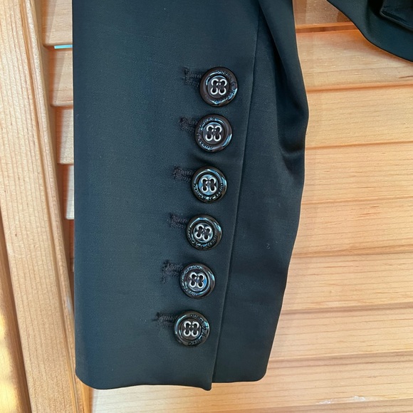 Guess by Marciano Black Tuxedo Blazer. Made in Italy. Size XS (42) - Picture 4 of 6